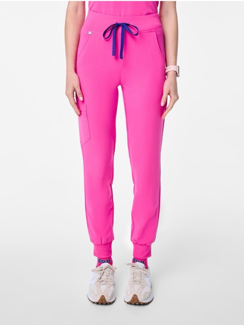 NWOT Figs Zamora Bright Hot Pink Jogger scrub pants with purple drawstring M